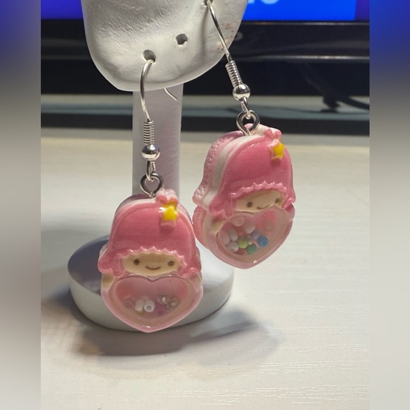 $3 ADORABLE EARRINGS. STAINLESS STEEL HOOKS. NEW $3 IF BUNDLED - Picture 13 of 16